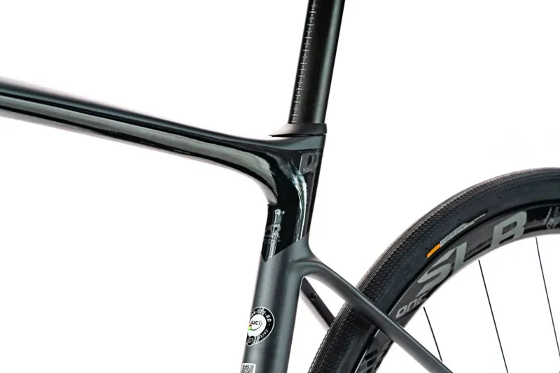 2020 Giant Defy Advanced Pro 2 Carbon Road Bike in Grey-1