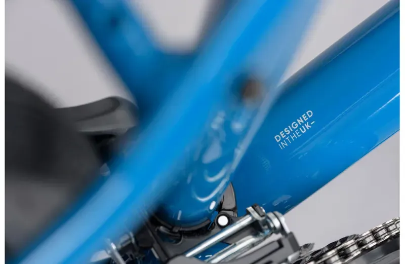 2021 Ridgeback Storm Hybrid Bike in Blue-10