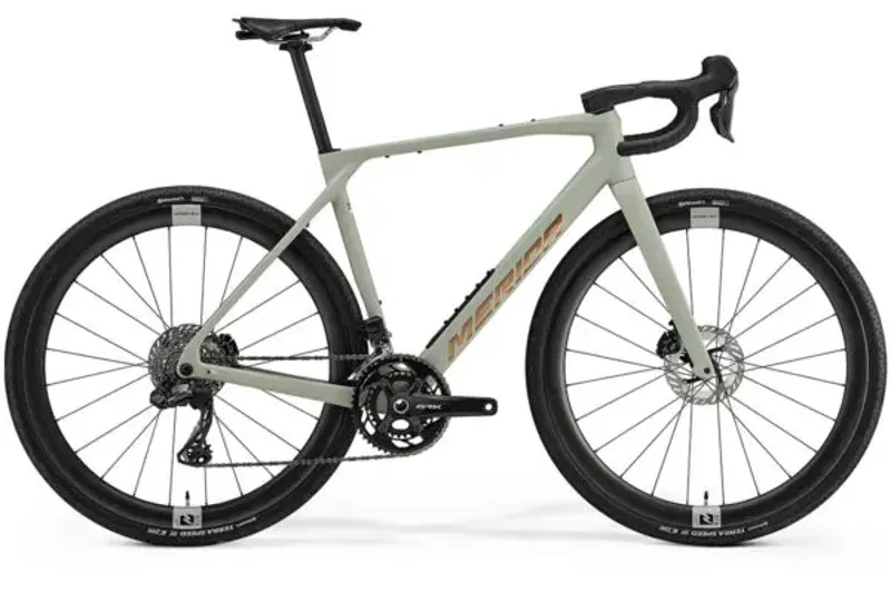 Mission 7000 - - MY26 Matt Early Moss Grey Bronze