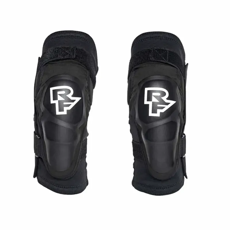Race Face Roam Knee Guard in Black