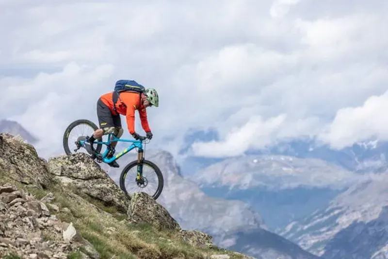 Vittoria Martello Tyre in Black-3