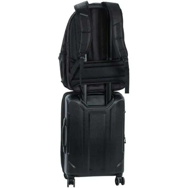 Ogio 30-litre Rally Pack in Black-3